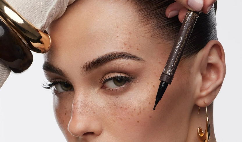 Fake Freckles: Hilfreiche Anleitung zum natürlichen Sommersprossen schminken