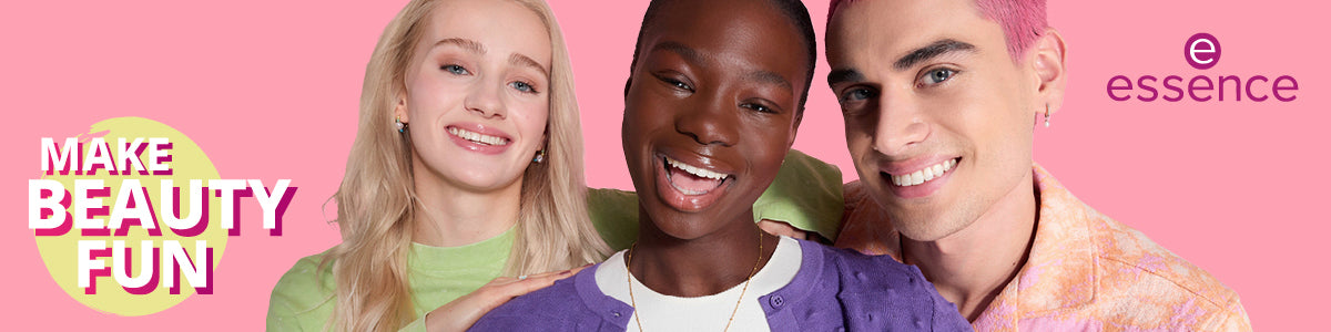 Drei fröhliche Personen vor pinkem Hintergrund mit dem Slogan ‚Make Beauty Fun‘ und dem Logo der Marke essence.