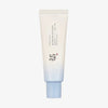 Weiß-blaue Tube Relief Sun Aqua Fresh Rice + B5 SPF 50+ mit Farbverlauf vor weißem Hintergrund