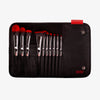 Dexter Kill Tools Pinselset von Lethal Cosmetics: 10 Pinsel mit roten Borsten in einem schwarzen Etui, abgebildet auf weißem Hintergrund.