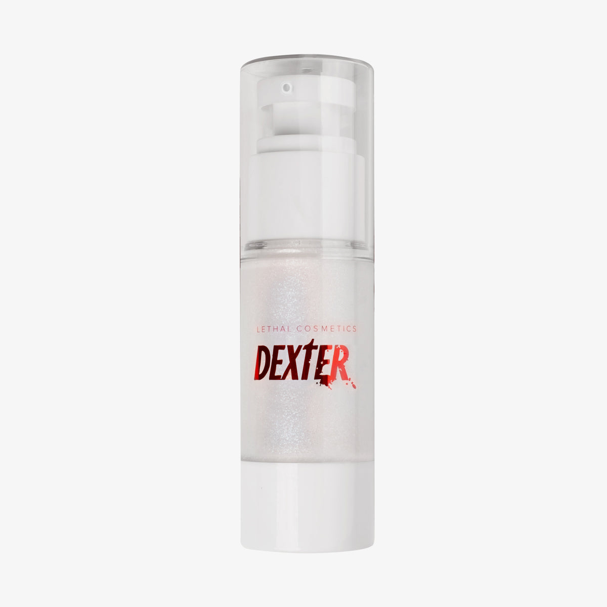 Klare Pumpflasche des Lethal Cosmetics Dexter Luminol Liquid Highlighter mit rotem Text "Dexter", abgebildet auf weißem Hintergrund.
