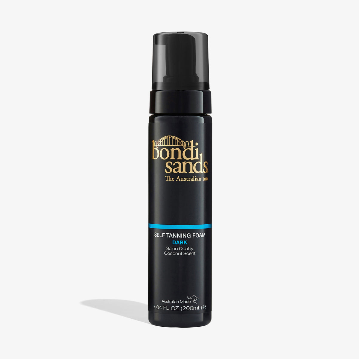 Bondi Sands Self Tanning Foam Dark in schwarzer Flasche und goldenem Logo auf weißem Hintergrund