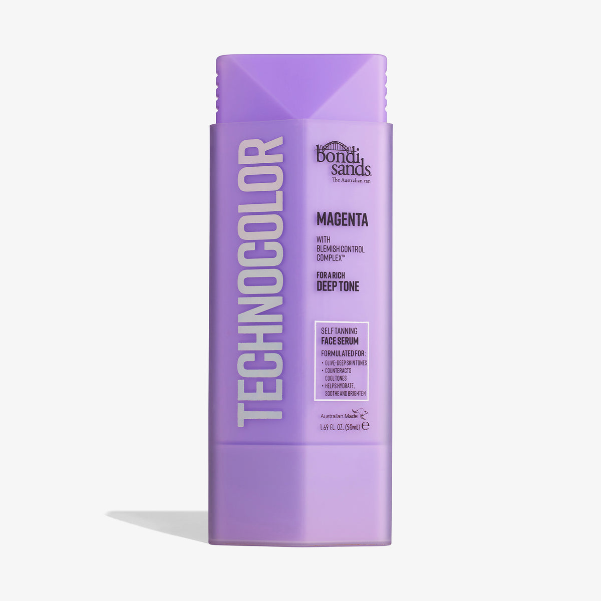 Lila Flasche Technocolor Self Tanning Face Serum Magenta vor weißem Hintergrund.