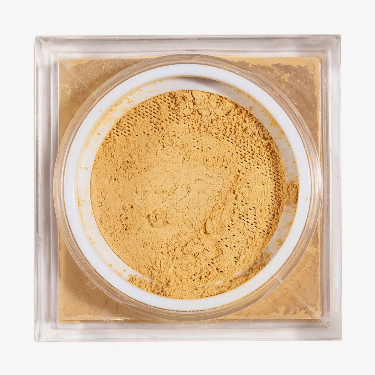 Offener quadratischer Behälter mit gelbem losem Puder BPerfect Cosmetics x Katie Daley Perfect Powders Butterscotch.