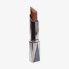 Shapestick Bronze & Define Frappé in einem mittleren Braun in dreieckigem silbernem Drehgehäuse vor weißem Hintergrund.