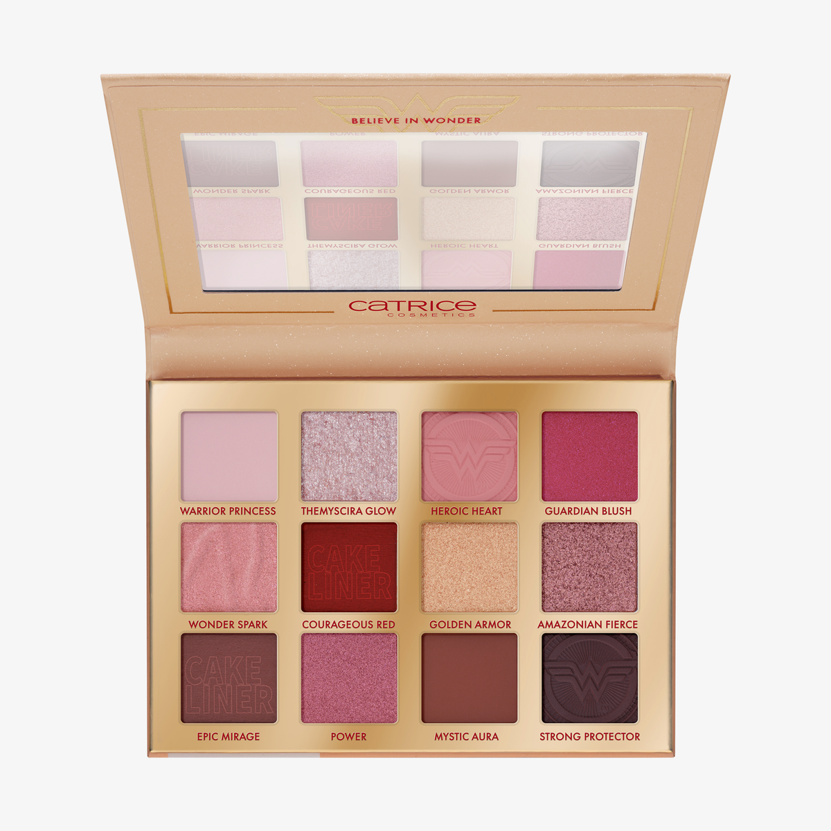Öffnen Sie die Wonder Woman-Lidschattenpalette mit zwölf Farbtönen in Rosa-, Gold- und Brauntönen, mit einigen geprägten Designs.