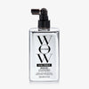 Eine silberne Sprühflasche Color Wow Dream Coat Extra Strength mit schwarzem Sprühspender vor weißem Hintergrund.