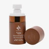 Braune Flasche Danessa Myricks Yummy Skin Liquid Blurring Balm mit weißer Aufschrift und passendem Deckel.