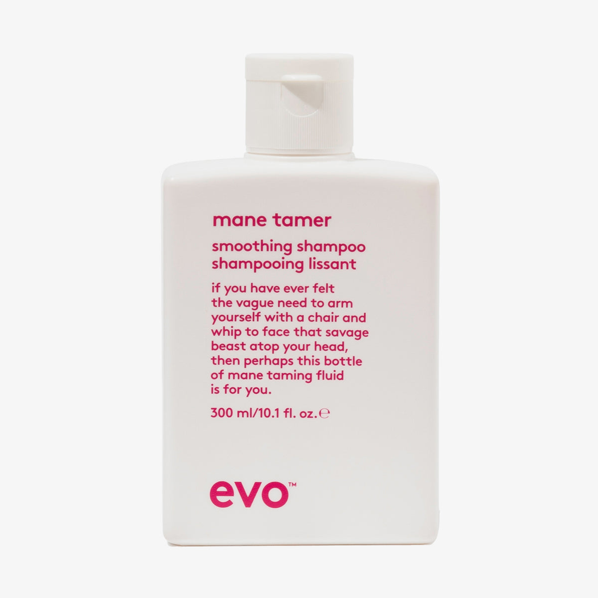 Weiße Flasche Mane Tamer Smoothing Shampoo mit humorvollem Produkttext vor weißem Hintergrund.