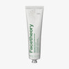 Weiße Tube Supergel Oil-Free Moisturiser mit grünem Text vor weißem Hintergrund.