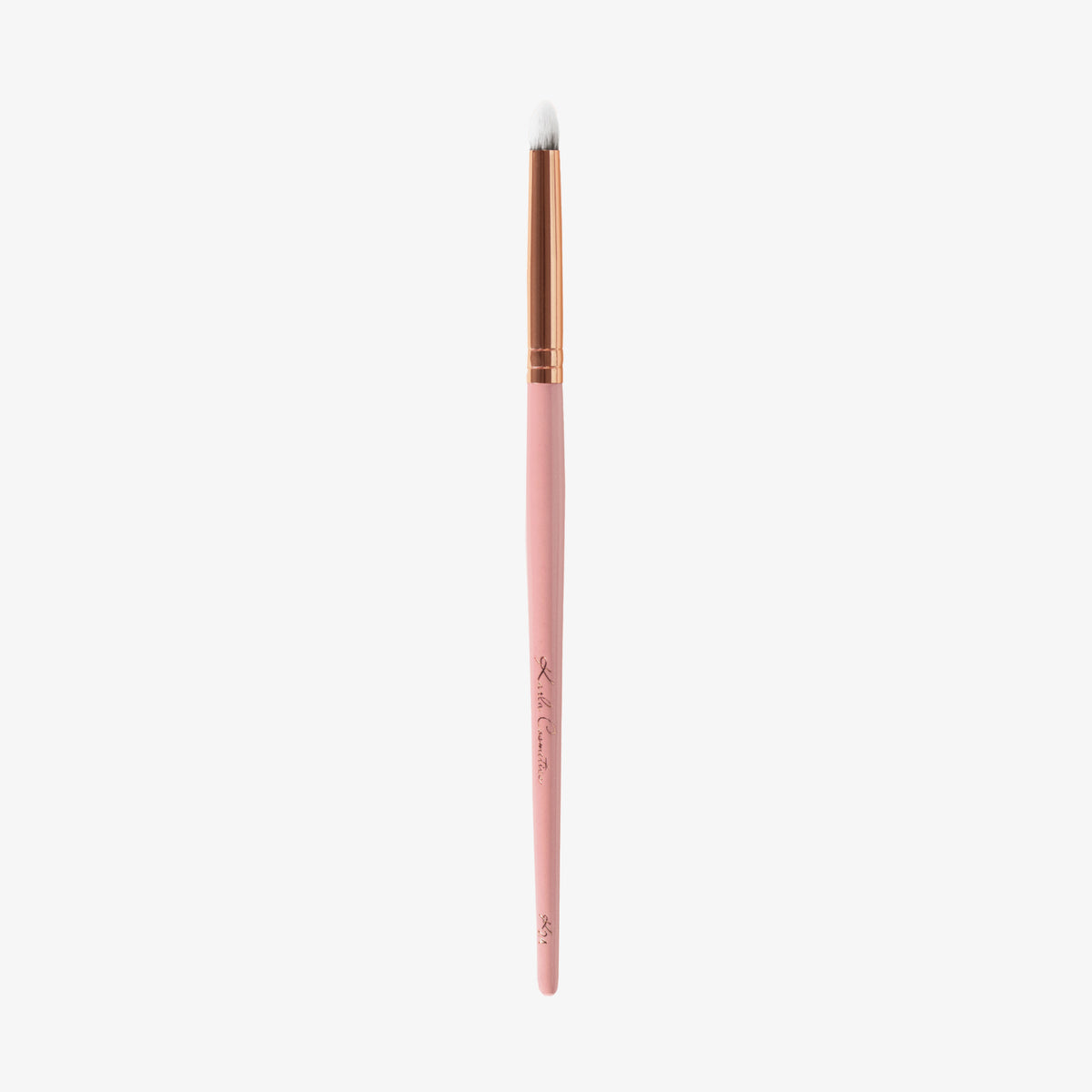Der K24: Smoky Pencil mit rosa Griff, goldener Zwinge und weiße Borsten spitz zulaufenden Borsten auf weißem Hintergrund.