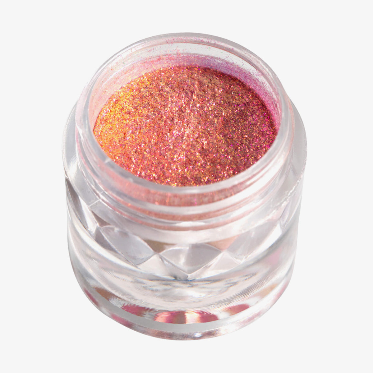Offener transparenter Tiegel des Opal Moonstone Loose Multichrome Eyeshadow Darma Queen mit rosa-orange schimmerndem Glitzer auf weißem Hintergrund.