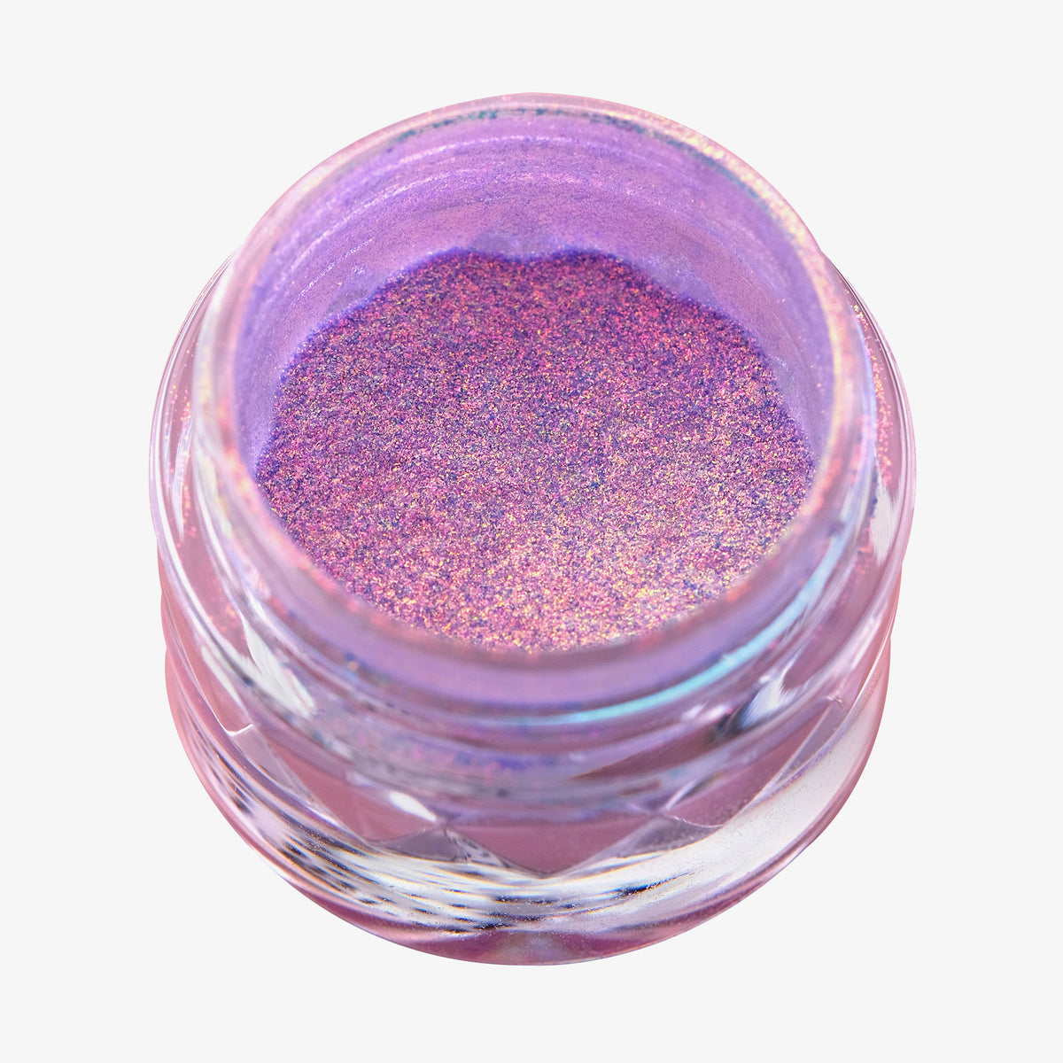 Offener transparenter Tiegel des Opal Moonstone Loose Multichrome Eyeshadow Happy Bunny mit lila-rosa schimmerndem Pigment auf weißem Hintergrund.