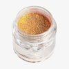 Offener transparenter Tiegel des Opal Moonstone Loose Multichrome Eyeshadow Sassy Pants mit gelb-orange schimmerndem Pigment auf weißem Hintergrund.