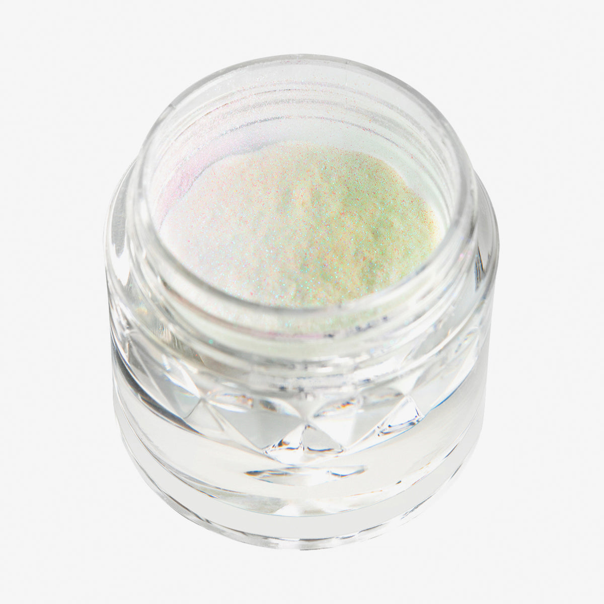 Offener transparenter Tiegel des Opal Multichrome Loose Eyeshadow Chill mit weiß-opal schimmerndem Glitzer auf weißem Hintergrund.