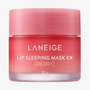 Ein rosafarbener 20-g-Tiegel der Laneige Lip Sleeping Mask EX Berry vor weißem Hintergrund.