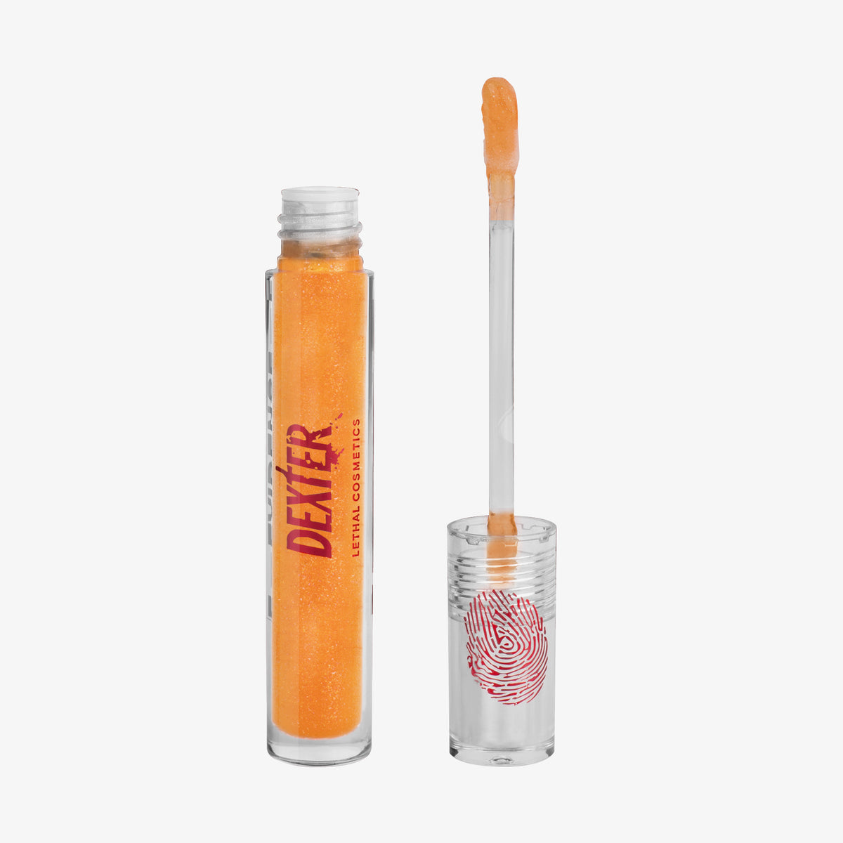 Auf weißem Hintergrund ist eine Tube Dexter Lip Oil M99 von Lethal Cosmetics mit geöffnetem Applikator abgebildet.