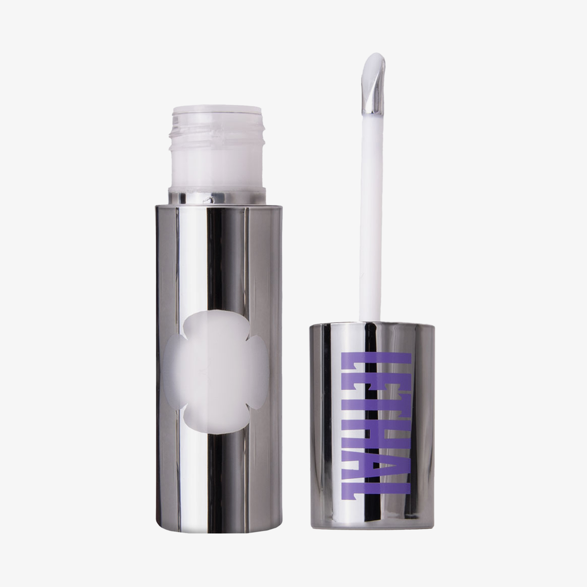 Geöffneter silberner Flacon ALCHEMY Eye Primer in Chrysopoeia mit violettem LETHAL-Branding auf der Kappe, Chrom-Applikator und Fenster zum weißen Produkt.
