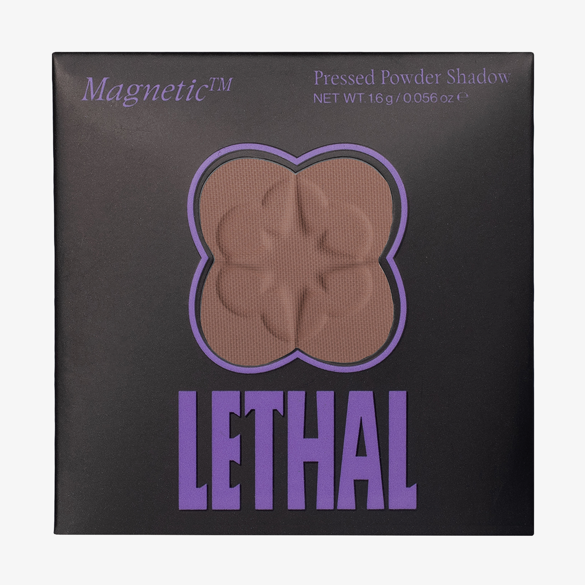 Beigebrauner MAGNETIC™ Pressed Powder Shadow von Lethal Cosmetics in der Farbe "Antivenom" in schwarzer Umverpackung mit Sichtfenster und lila LETHAL-Branding.