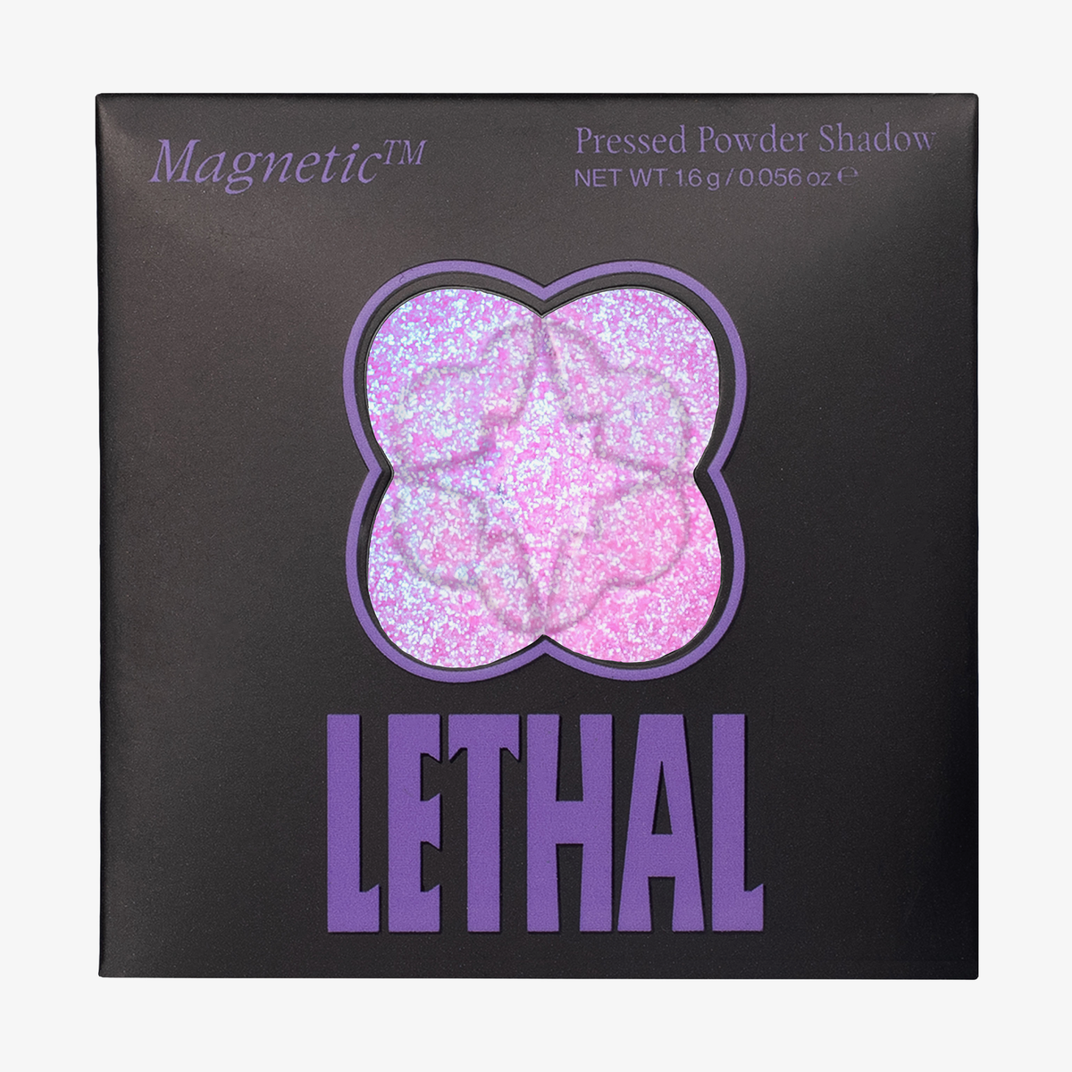 Pink-blau glitzernder MAGNETIC™ Pressed Powder Shadow von Lethal Cosmetics in der Farbe "Flourish" in schwarzer Umverpackung mit Sichtfenster und LETHAL-Branding.