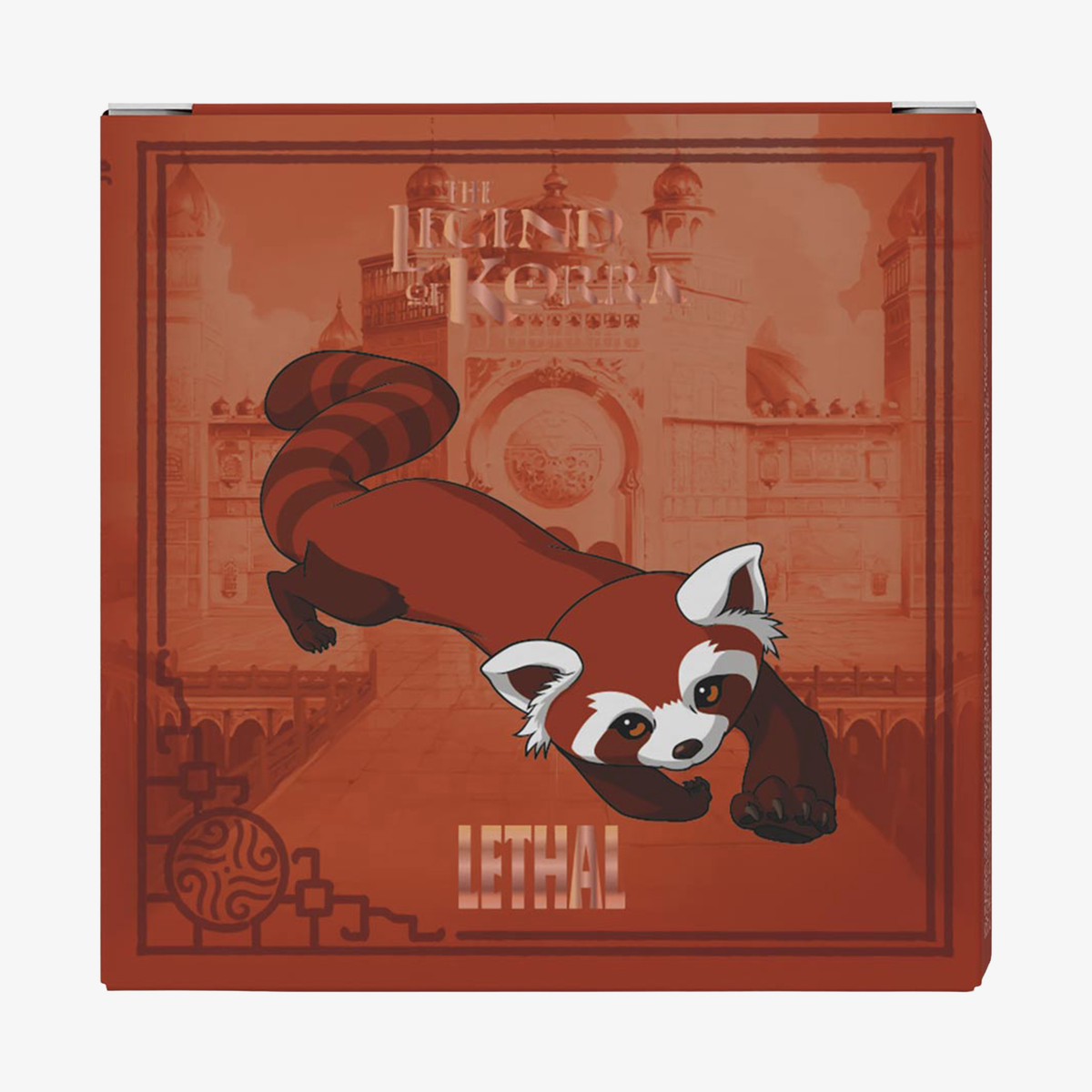 Ein roter Panda aus einem Cartoon springt über eine Schachtel mit der Aufschrift „The Legend of Korra – Pabu Blushlighter von Lethal Cosmetics“, im Hintergrund ist Palastkunst zu sehen.