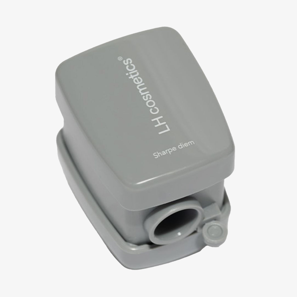 Grauer Sharpe diem Sharpener von LH Cosmetics ist ein Make-up-Stift Anspitzer auf weißem Hintergrund.