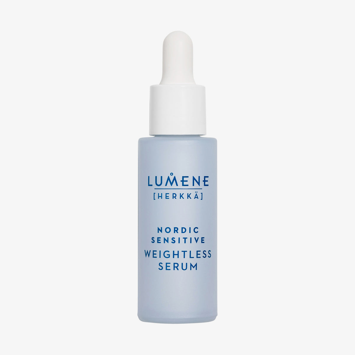 Hellblaue Flasche Lumene Nordic Sensitive [HERKKÄ] Weightless Serum mit einem weißen Tropfverschluss.