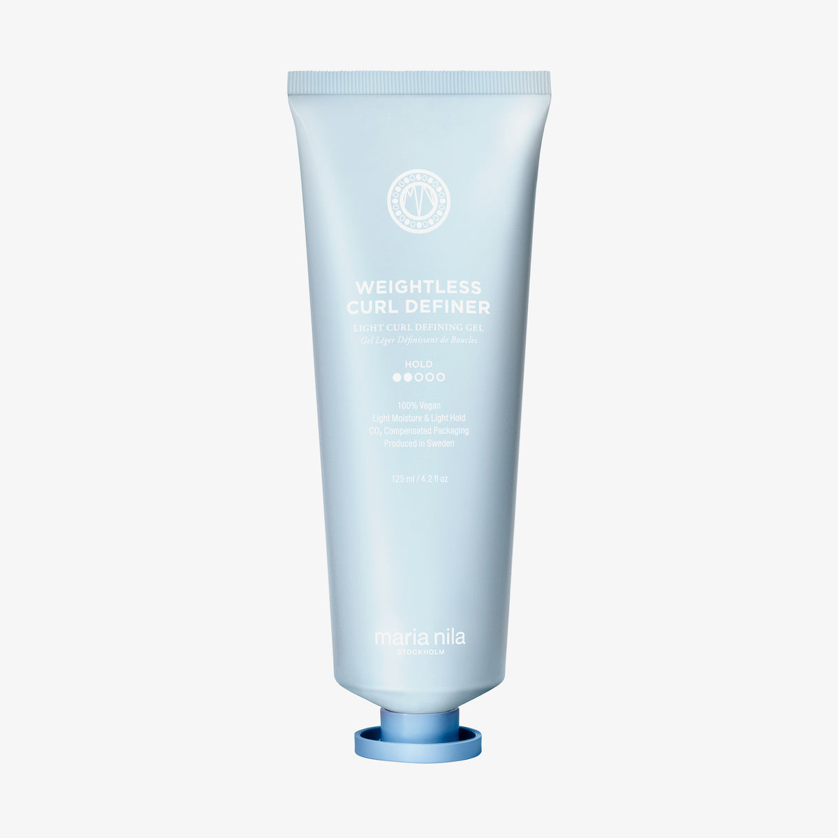 Hellblaue Tube des maria nila Coils & Curls Weightless Curl Definer auf einem schlichten weißen Hintergrund.