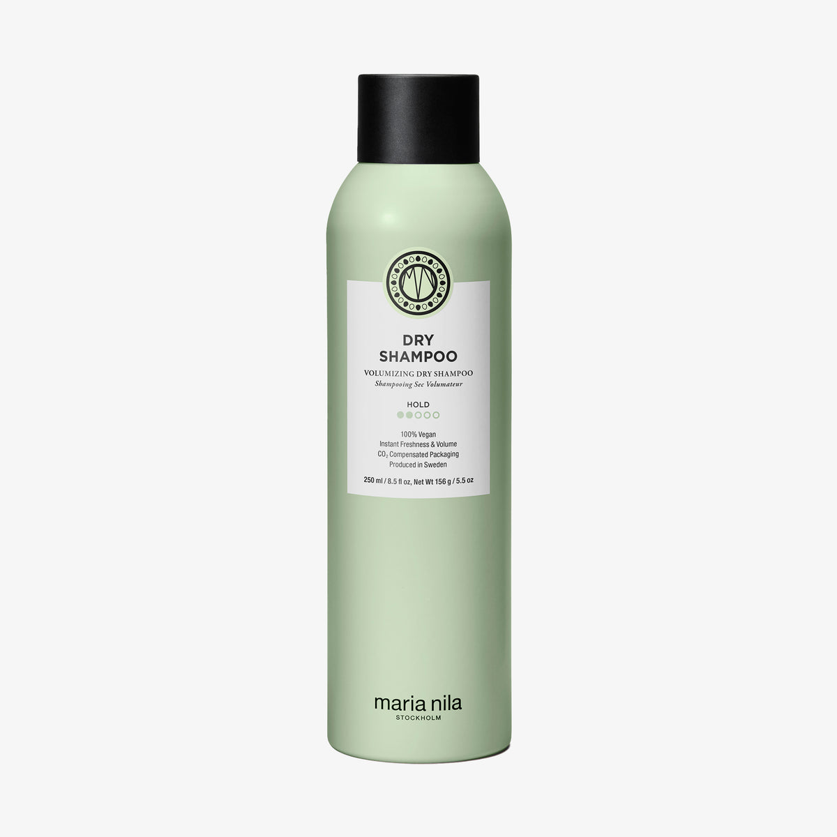 Grüne Flasche maria nila Dry Shampoo mit einer schwarzen Kappe ist vor einem weißen Hintergrund abgebildet.