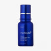 Eine blaue Flasche One Day Exosome Shot Pore Ampoule 7500 mit weißem Text, dargestellt auf einem einfarbigen Hintergrund.