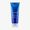 Eine blaue Tube der „Medicube Zero Pore Blackhead Mud Mask“ mit weißer Beschriftung steht aufrecht auf einem weißen Hintergrund.
