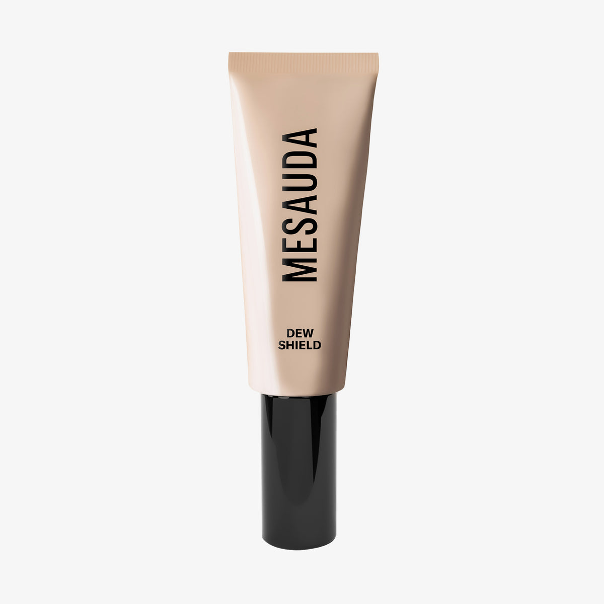 Eine beigefarbene Tube mit der Aufschrift "Dew Shield" von Mesauda Beauty mit einer schwarzen Kappe, die aufrecht auf einem weißen Hintergrund steht.