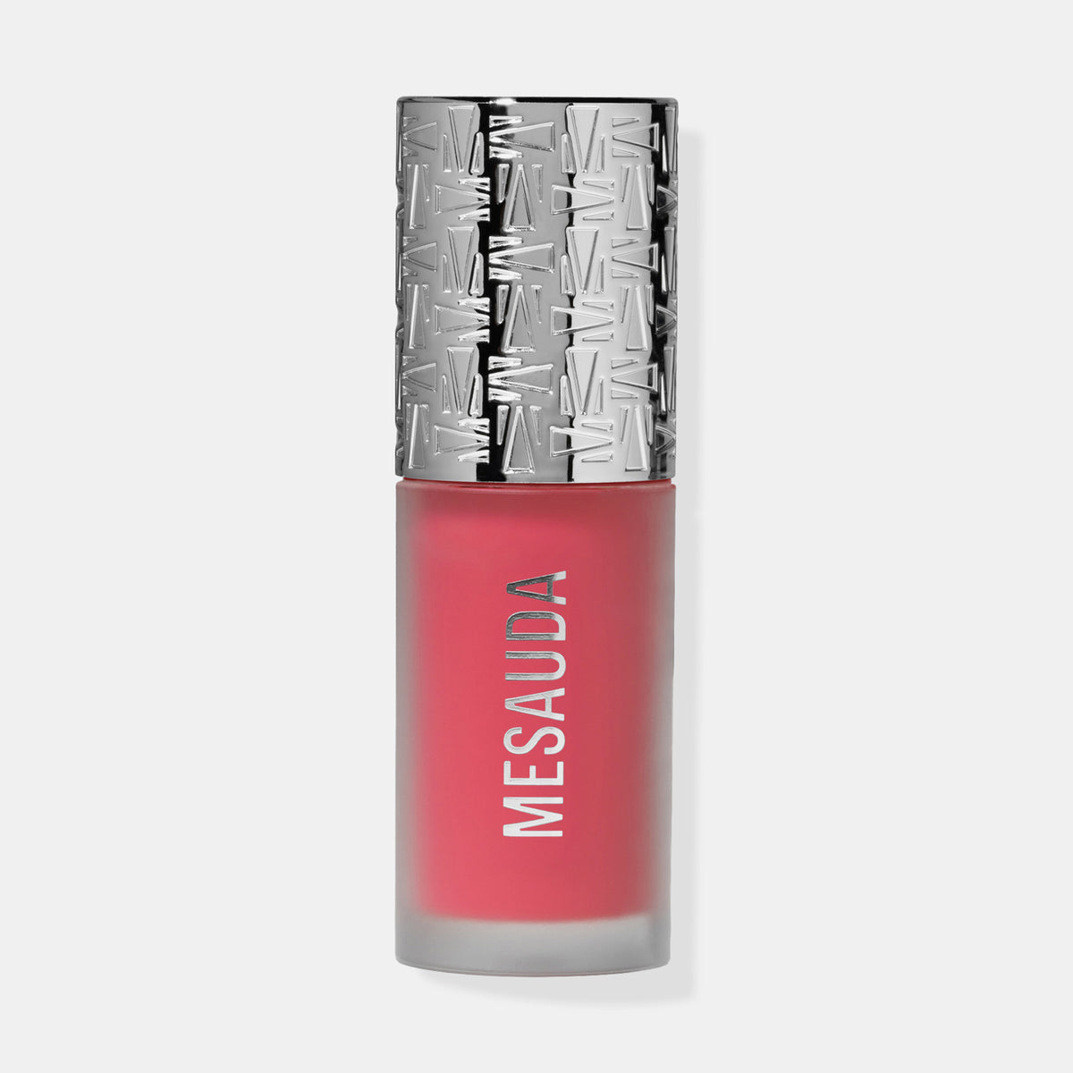 Die Flasche Flush of Blush Strawberry Kiss von Mesauda mit silbergemustertem Deckel und korallenrotem Inhalt.