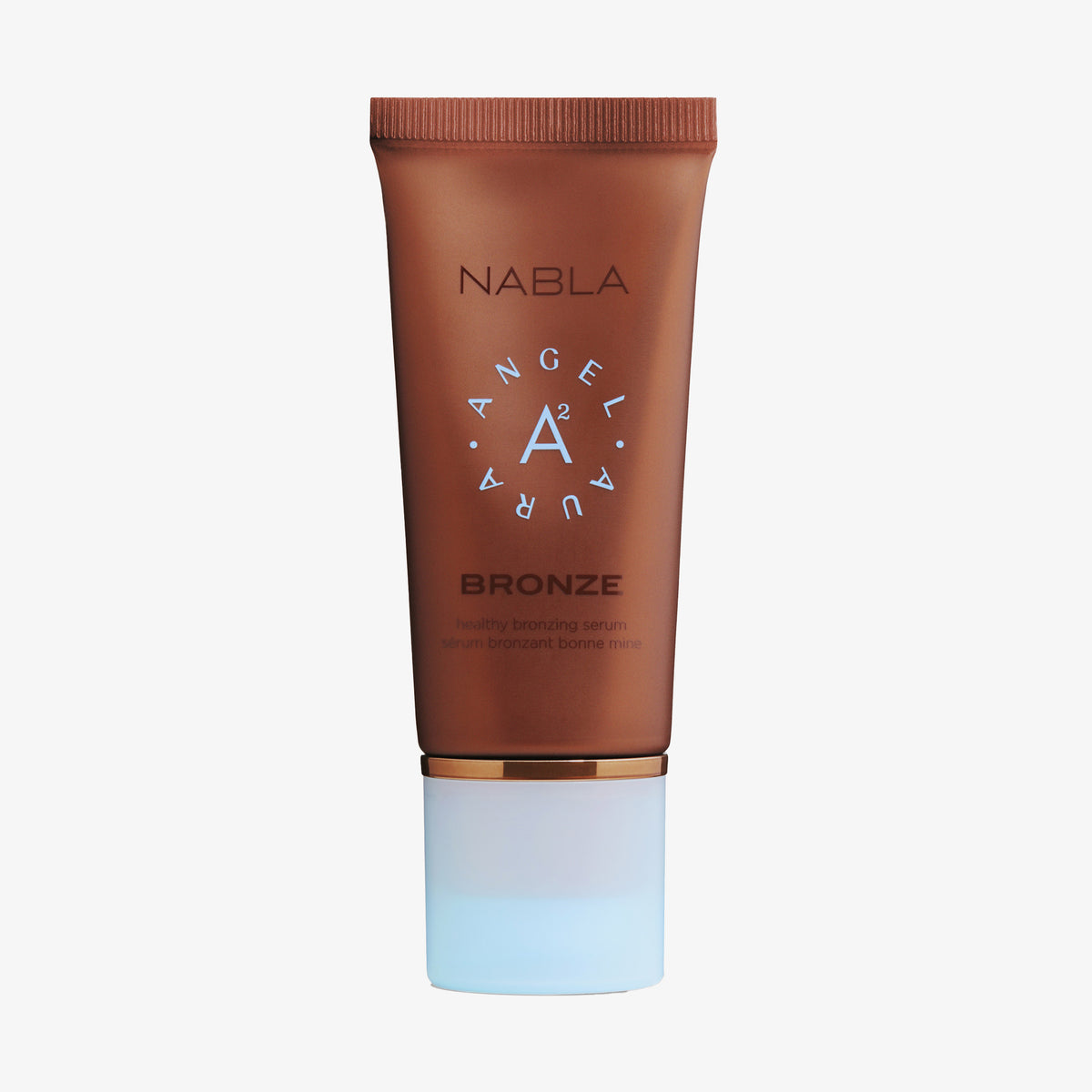 Eine bronzefarbene Tube NABLA Cosmetics Angel Aura Bronze mit hellblauem Deckel, abgebildet auf weißem Hintergrund.
