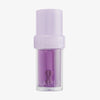 Lila Lip Candy Oil in Grape von NABLA in transparenter Verpackung mit fliederfarbenem Deckel und glänzender, pflegender Textur.