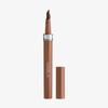 Der NABLA Cosmetics „Stay True Lip Marker“ mit abgenommener Kappe und abgewinkelter Spitze ist auf weißem Hintergrund abgebildet.