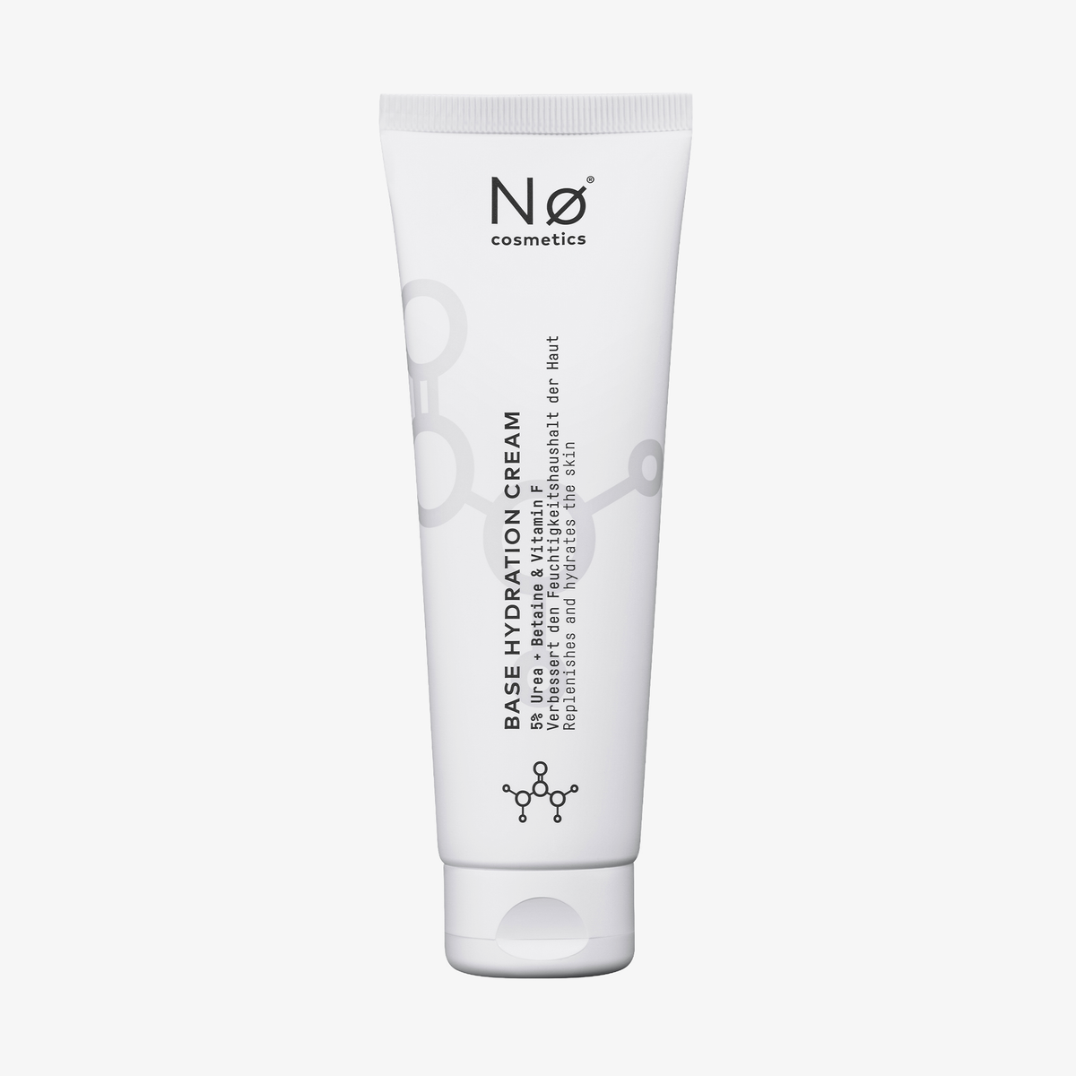 Eine weiße Tube der Nø Cosmetics basic tøday Base Hydration Cream mit schwarzem Text und minimalistischer Verpackung.