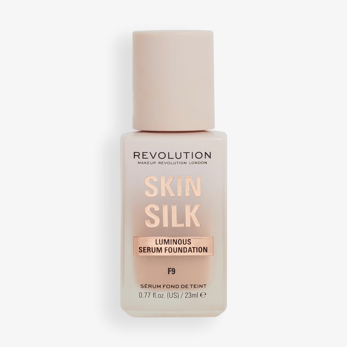 Flasche Skin Silk Serum Foundation im Farbton F9 auf weißem Hintergrund.