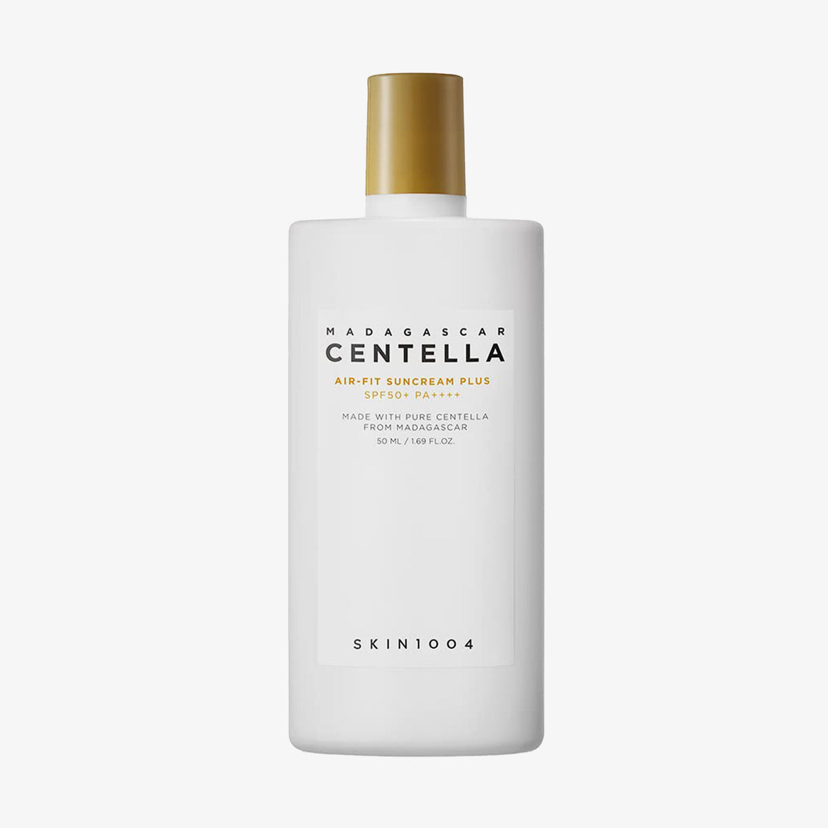 Eine weiße Flasche Madagascar Centella Air-Fit Suncream Plus mit goldenem Deckel.