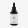 Schwarze Tropfflasche mit weißem Etikett und pinker Aufschrift „SK Infrared“, ein hautkorrigierendes serum mit 30 ml Inhalt.
