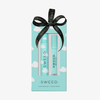SWEED Cloud Power Duo: Cloud Mascara Schwarz + 3 ml Wimpernwachstumsserum in einer Geschenkbox mit Wolkenmuster und schwarzer Schleife.