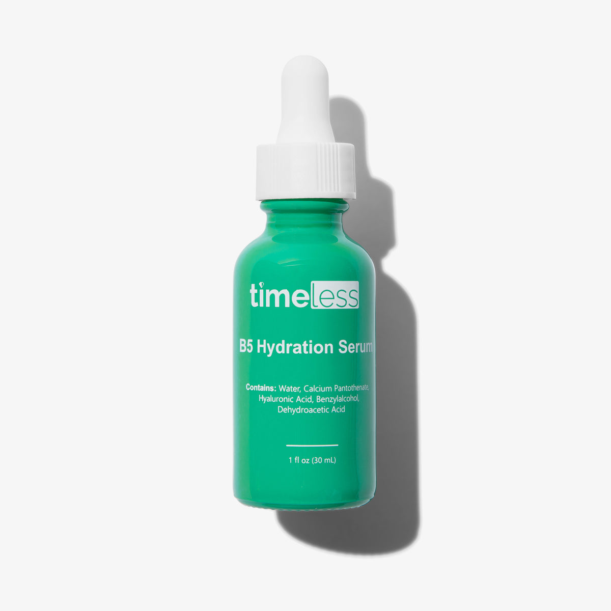 Eine grüne 30 ml Pipettenflasche Vitamin B5-Serum von Timeless Skin Care vor einem weißen Hintergrund.