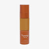Eine halbtransparente und bronzene Flasche Yummy Skin Serum Foundation 16N mit warm-braunem Inhalt.