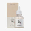 Tropfflasche und Verpackung der Glow Deep Serum: Rice + Alpha Arbutin von Beauty of Joseon vor weißem Hintergrund
