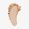 Beiger Puderstreifen des BPerfect Cosmetics x Katie Daley Perfect Powders Honeycomb auf weißem Hintergrund.