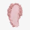 Rosa Puderstreifen BPerfect Cosmetics x Katie Daley Perfect Powders Strawberry auf weißem Hintergrund.
