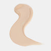 Cremiger Farbstreifen des Catrice Instant Bright Serum Concealers in der Farbe 001N (neutrales helles Beige) auf heller Oberfläche.