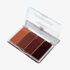 Die Danessa Myricks Beauty Dewy Cheek & Lip Palette enthält vier Braun- und Nude-Töne in einem transparenten Etui.