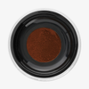 Draufsicht auf Danessa Myricks Beauty Evolution Powder in der Nuance #5, bereit zum Auftragen.