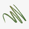Grüner Farbswatch des Infinite Chrome Pencil Emerald auf weißem Hintergrund.